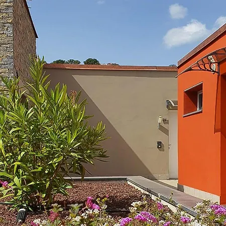 1 Bedroom Stunning In Imperia