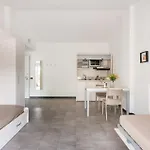 1 Bedroom Stunning In Империя