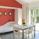 1 Bedroom Stunning In Империя